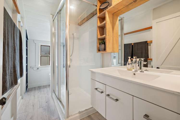 2 Ripon Street Lyttelton_17