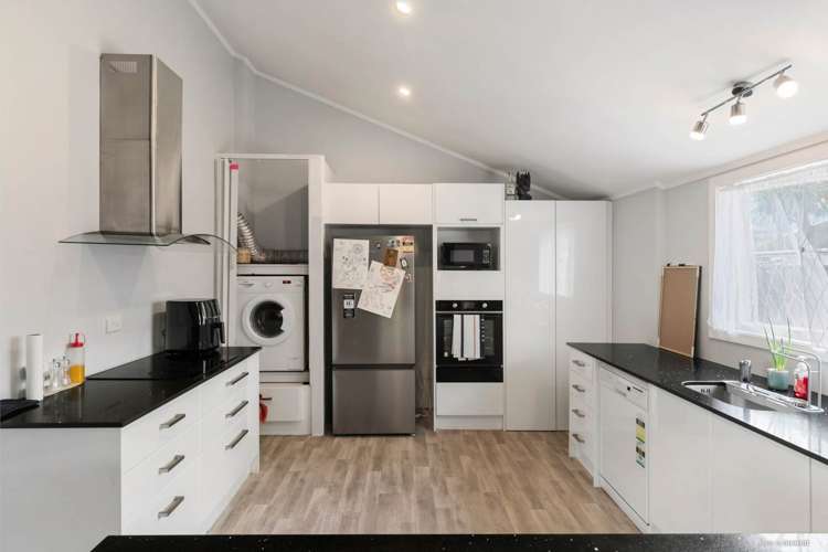 11 Elm Street Waiuku_2