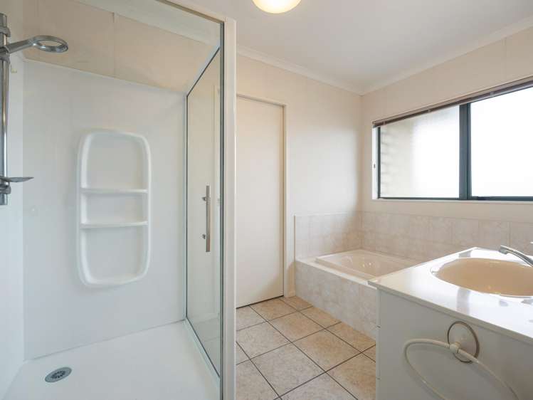 6 Glenside Rise Grandview Heights_18