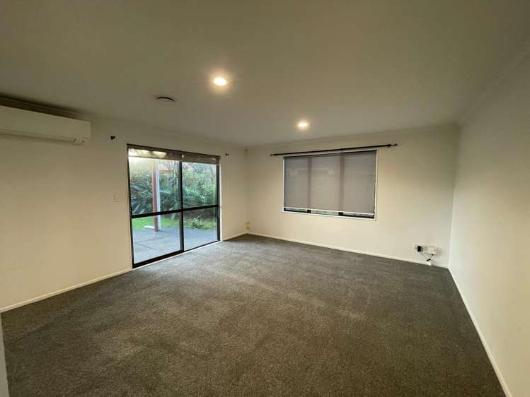 17 Erne Crescent East Tamaki_4
