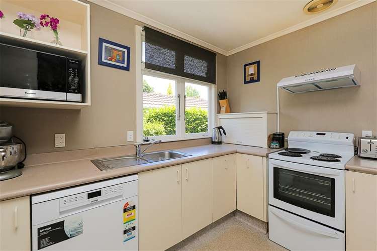 206 Leo Street Akina_5