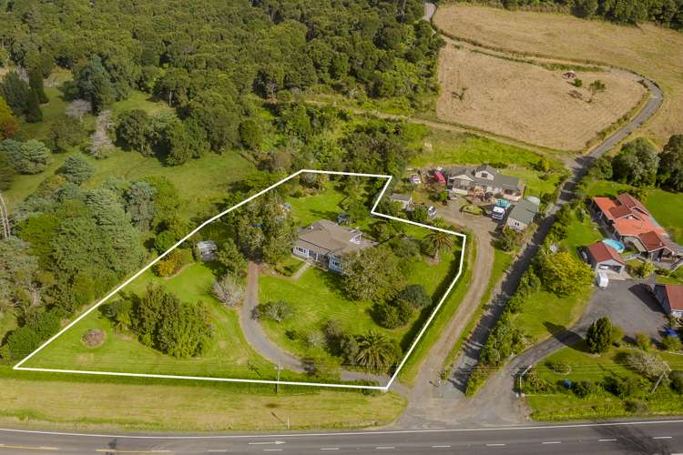 1246 Whangapoua Road SH25 Te Renga Te Rerenga ThamesCoromandel Houses for Sale One Roof