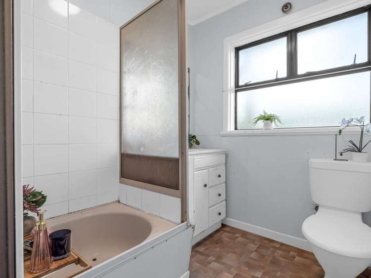 98 Glendale Road Glen Eden_18