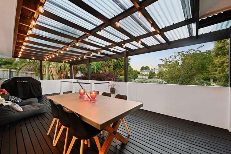 22 Gilbass Avenue Hamilton Lake_15