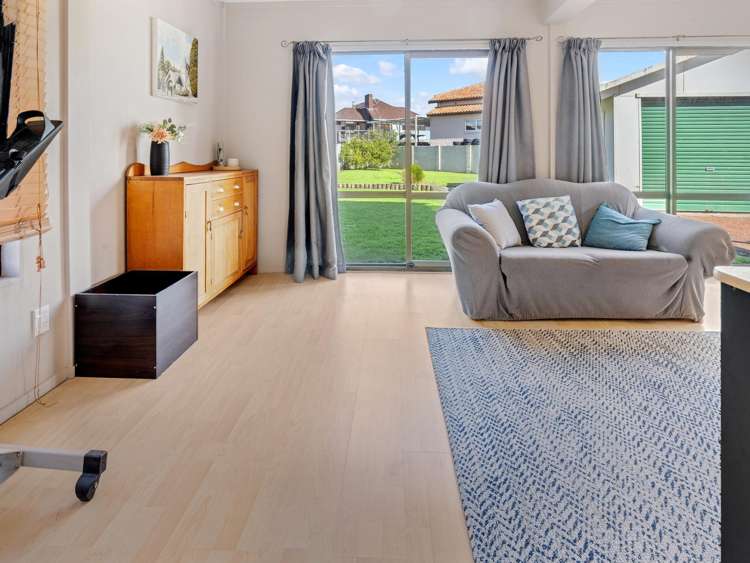 3 Hattaway Avenue Bucklands Beach_11