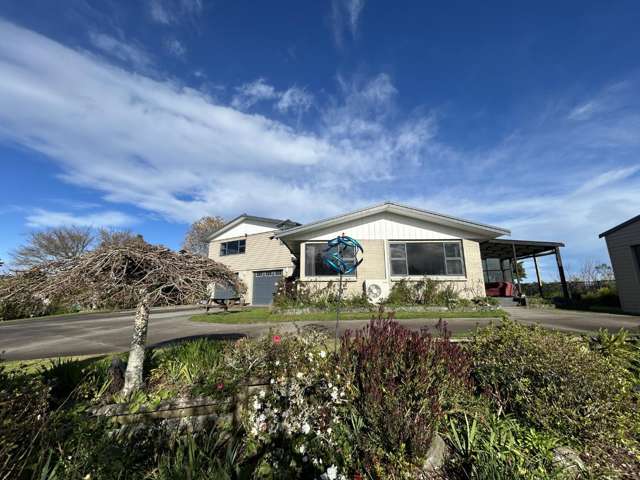 5 BEDROOMS - Perfect for Extended Families