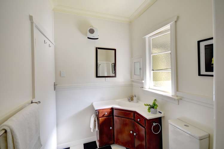 37 Totara Street Ravensbourne_12