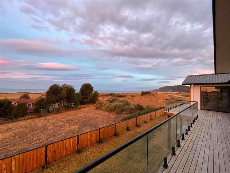 16 Piripai Rise Coastlands_23