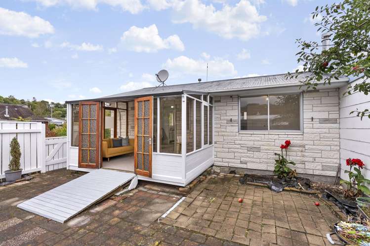 27A Shanly Street Brown Owl_12