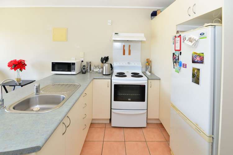 48 Hewlett Road Massey_15