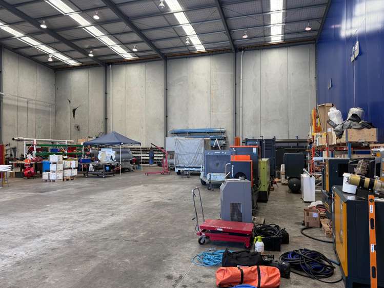 15 Orbit Drive Albany_9