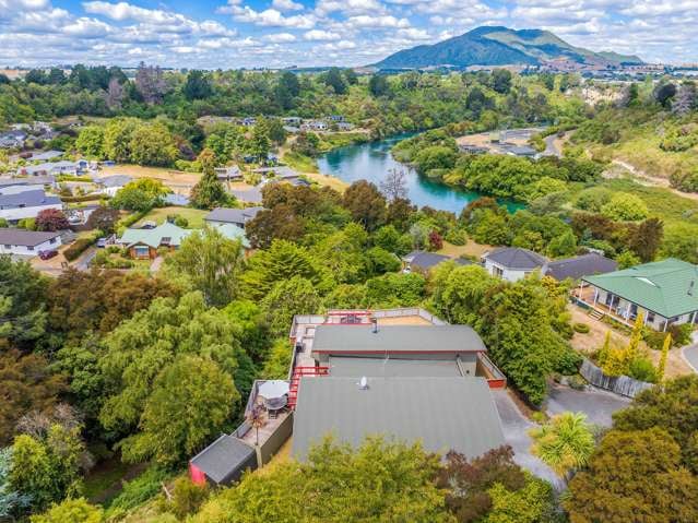 1/2 Larchwood Grove Rangatira Park_3
