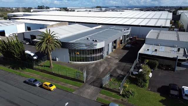 Standalone Warehouse Available Now &ndash; 1,011m&sup2;