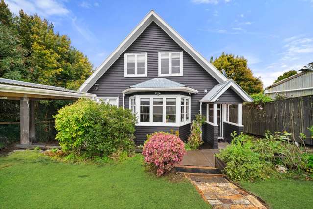 Spacious 4-Bedroom Family Home – Prime Location!