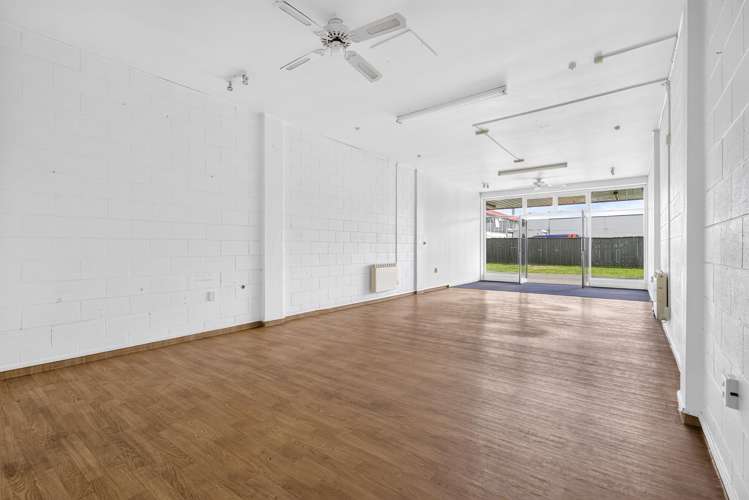43 Town Centre Turangi_6