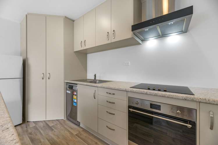 14 Lance Way (Dunes Lifestyle Village) Papamoa_7