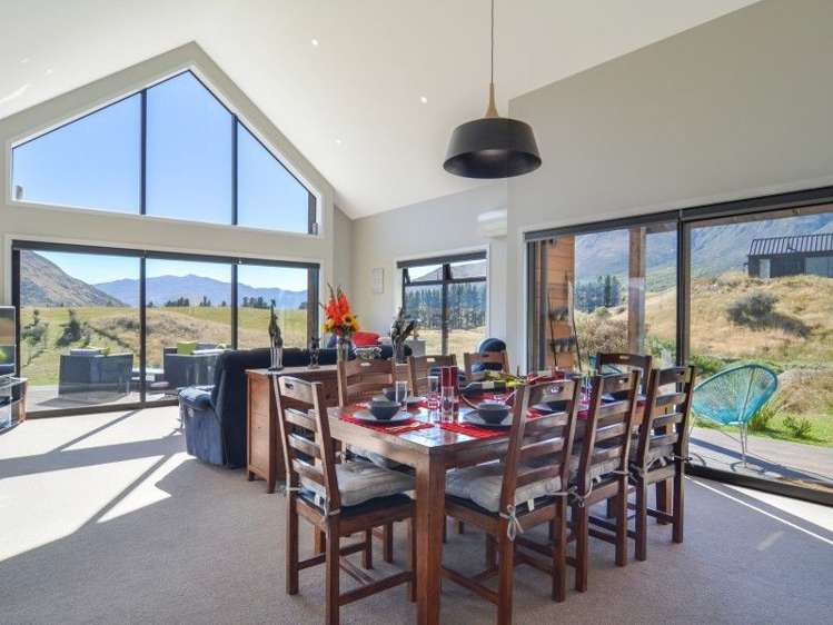 46 Falconer Rise Jacks Point_5