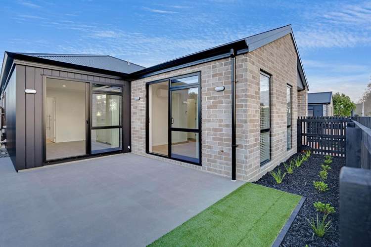1 London Lane 11373_18
