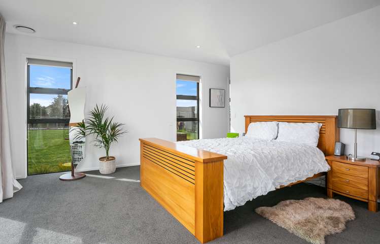 16 Alan Livingston Drive Cambridge_15