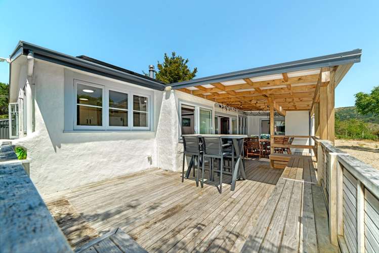 27 YMCA Road Māhia_12