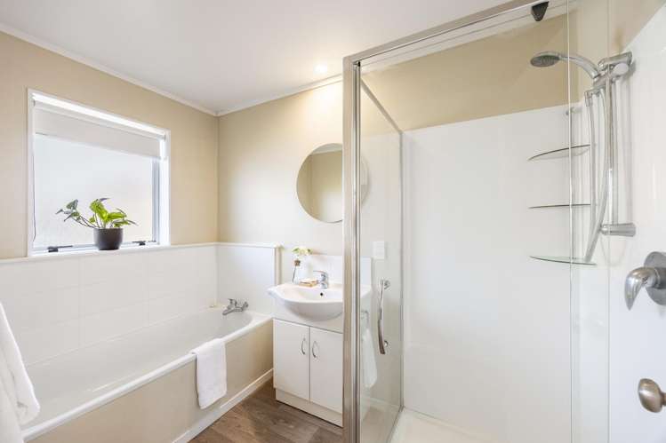 2/11 Ciprian Place Henderson_13
