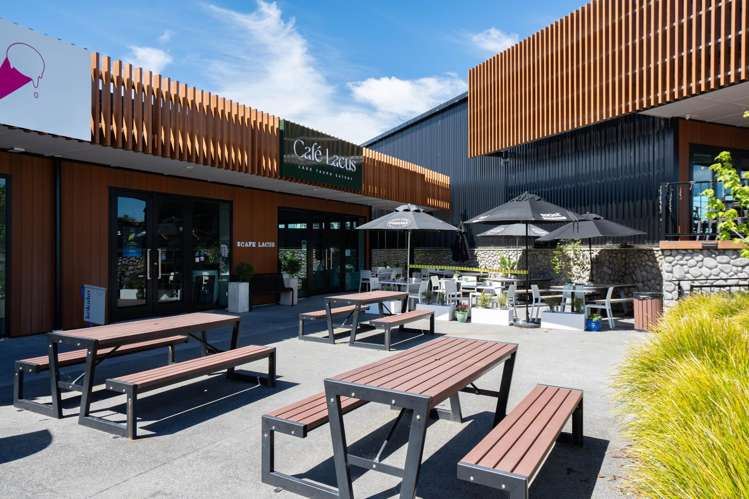 650 Lake Terrace Wharewaka_28