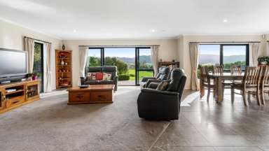 1027 Kaiaua Road_4