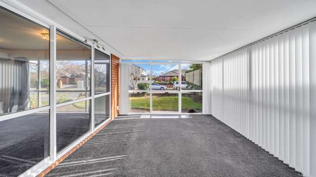 2/52a Berkshire Drive Avonhead_3