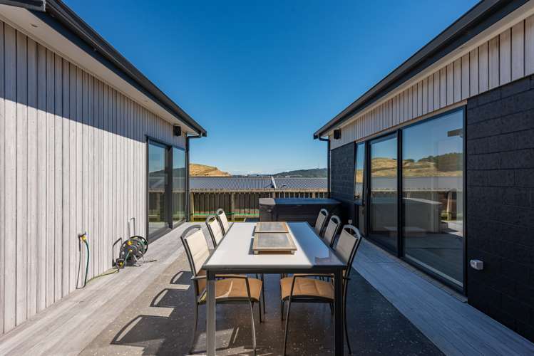 96 Cedarwood Street Woodridge_22