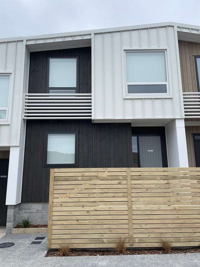 KARORI - Near New Townhouse