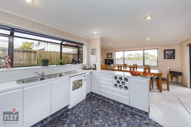 35 Springdale Grove Fitzherbert_2