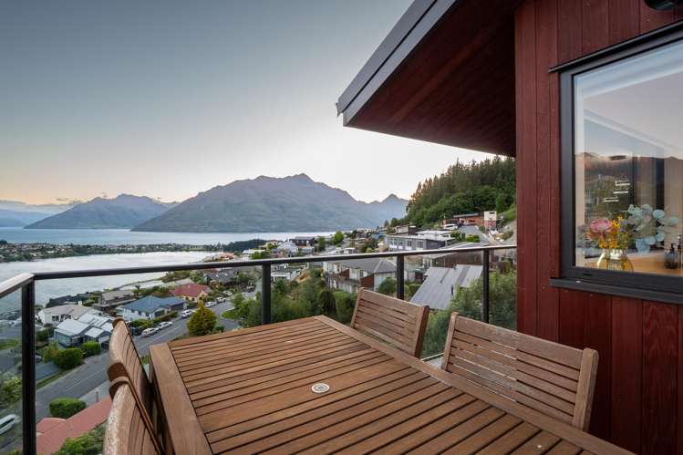3 Conifer Lane Queenstown_25