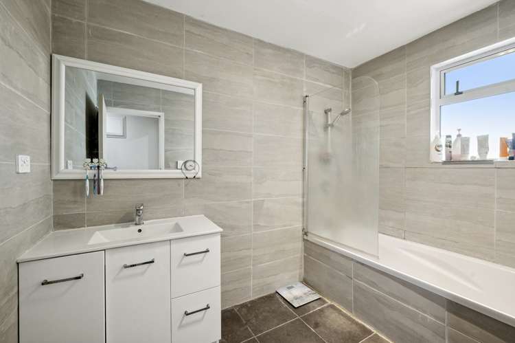 3 Browning Crescent Owhata_13