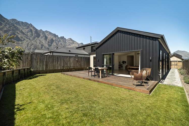 16 Crop Street Jacks Point_12