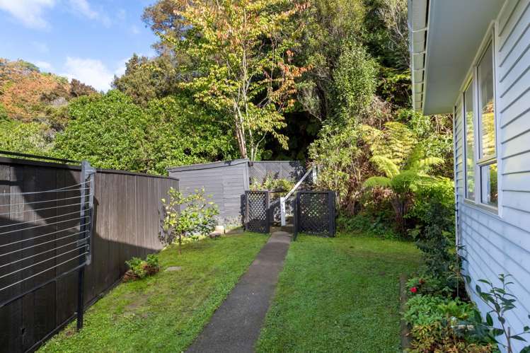 9 Harold Grove Stokes Valley_18