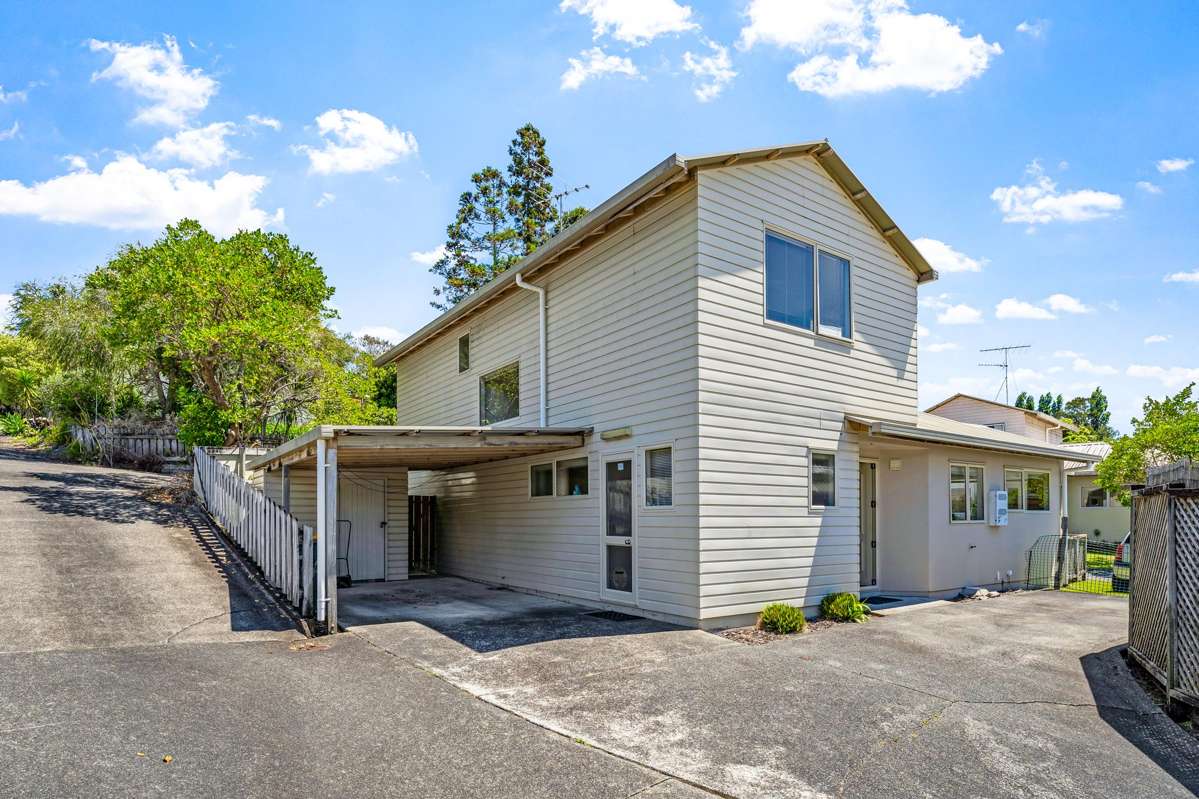 2/372 Whangaparaoa Road_0