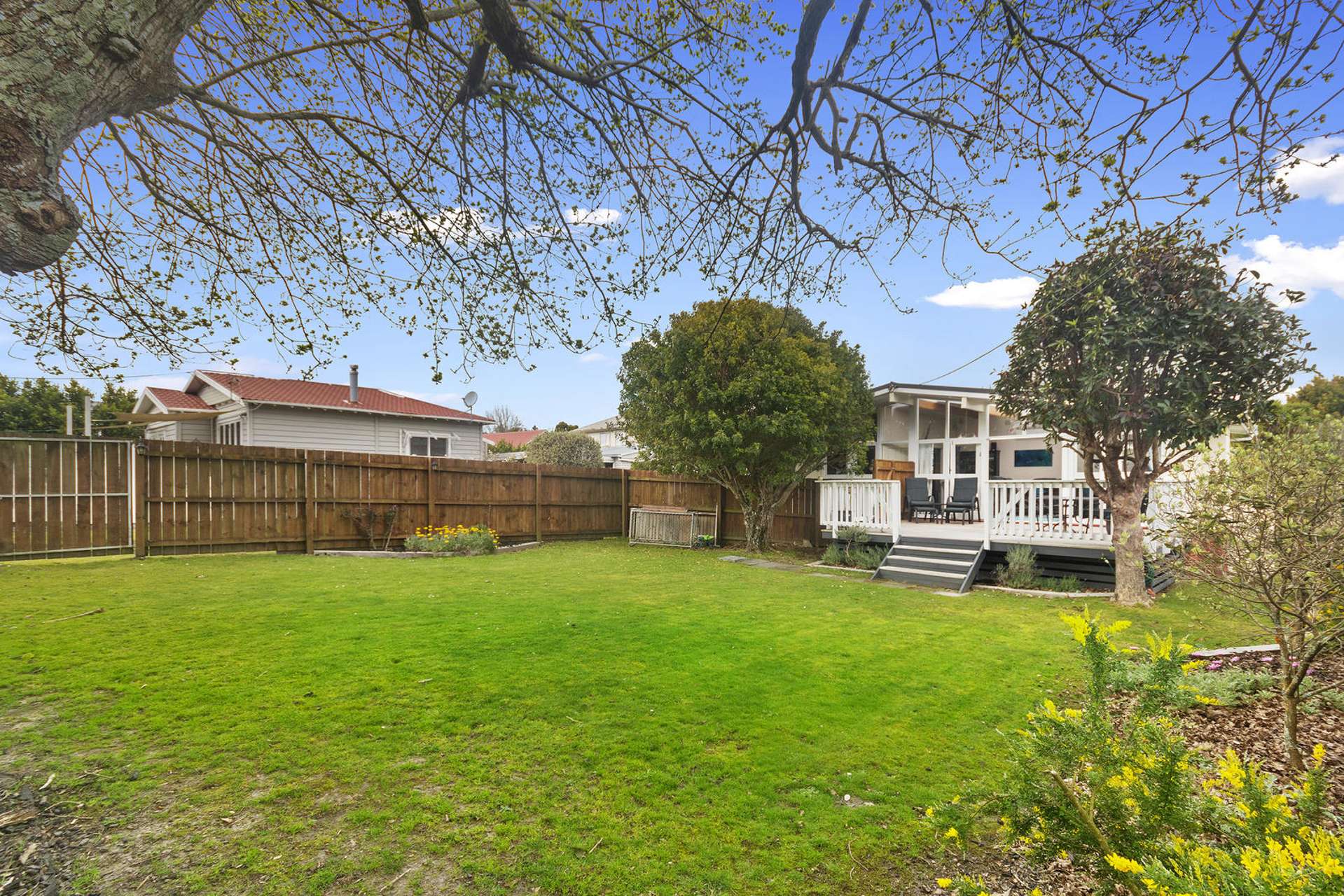 93 Mcleod Road Te Atatu South_0