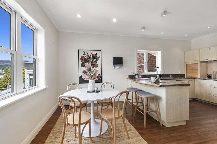 4 Te Reinga View Tawa_6