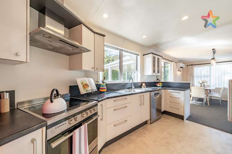 11 Mimihau Grove Wainuiomata_13