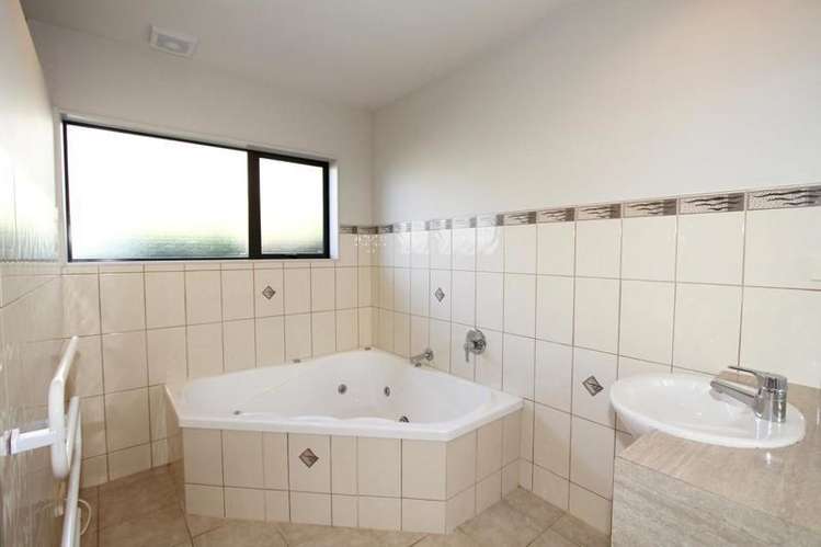 45 Roberta Crescent Orewa_11