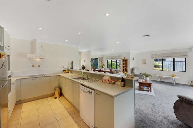 8 Brookside Close Highbury_5