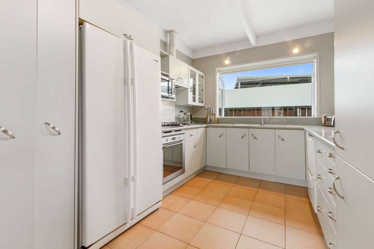 42 Utuhina Road Springfield_7