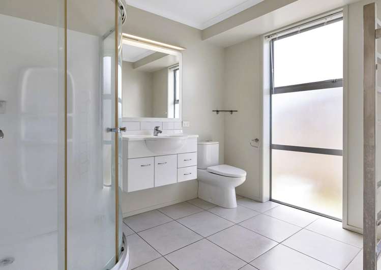 20 Sando Way One Tree Point_14