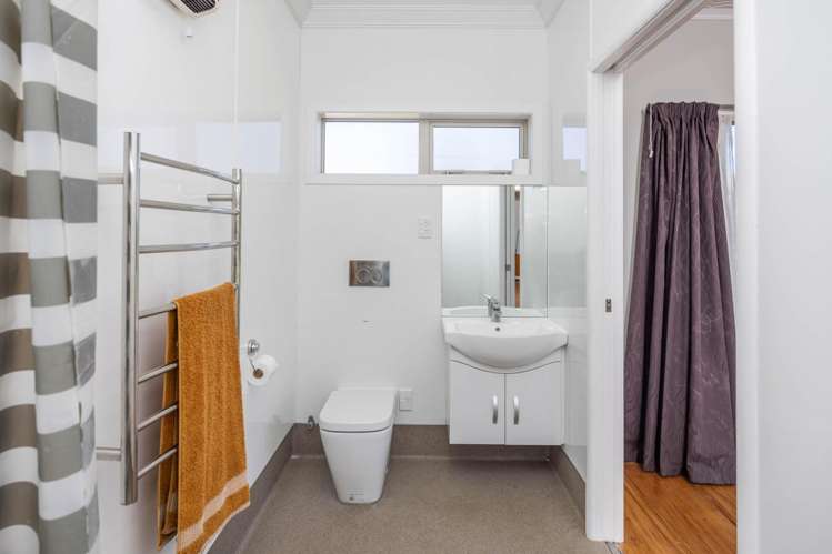 1302 Cambridge Road 11385_8