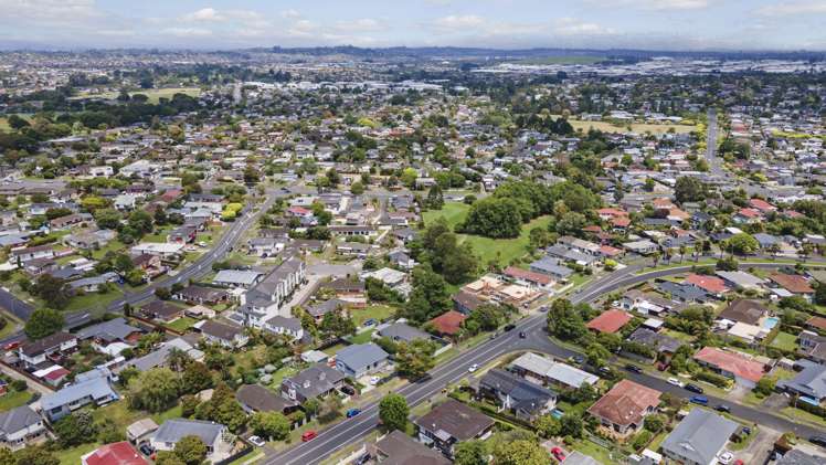 2/54 Luton Avenue Sunnyhills_23