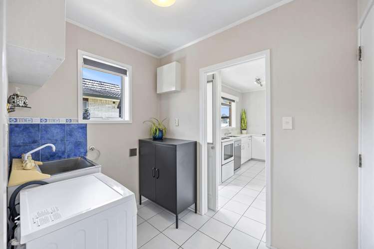2/54 Luton Avenue Sunnyhills_16