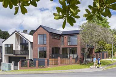 1 & 2/101 Oaktree Avenue_3