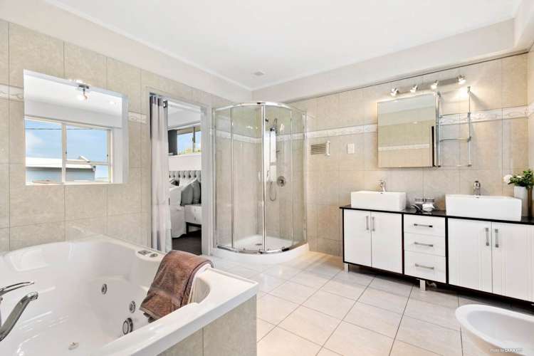 44 Penzance Road Mairangi Bay_10