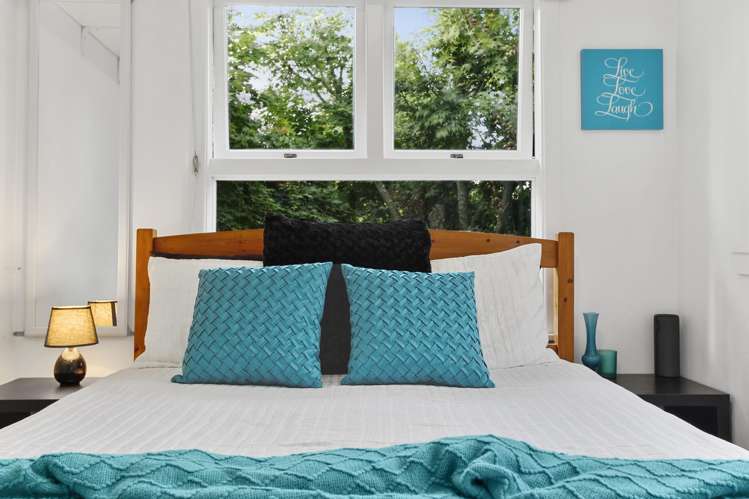 221 Godley Road Titirangi_13