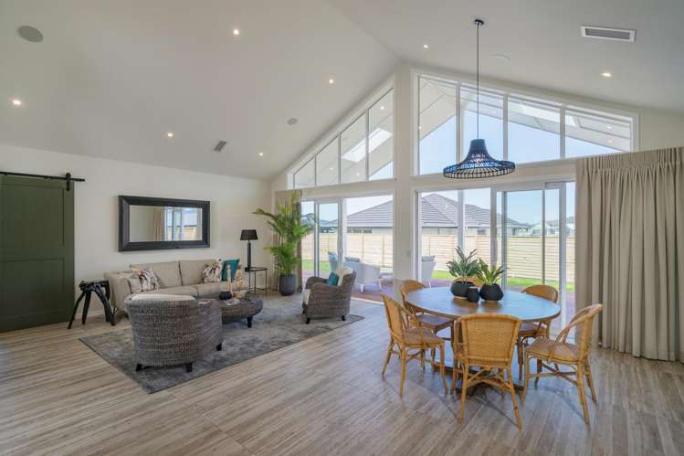 33 Murray Ward Drive_4